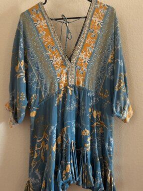 Aakaa Dress - Medium